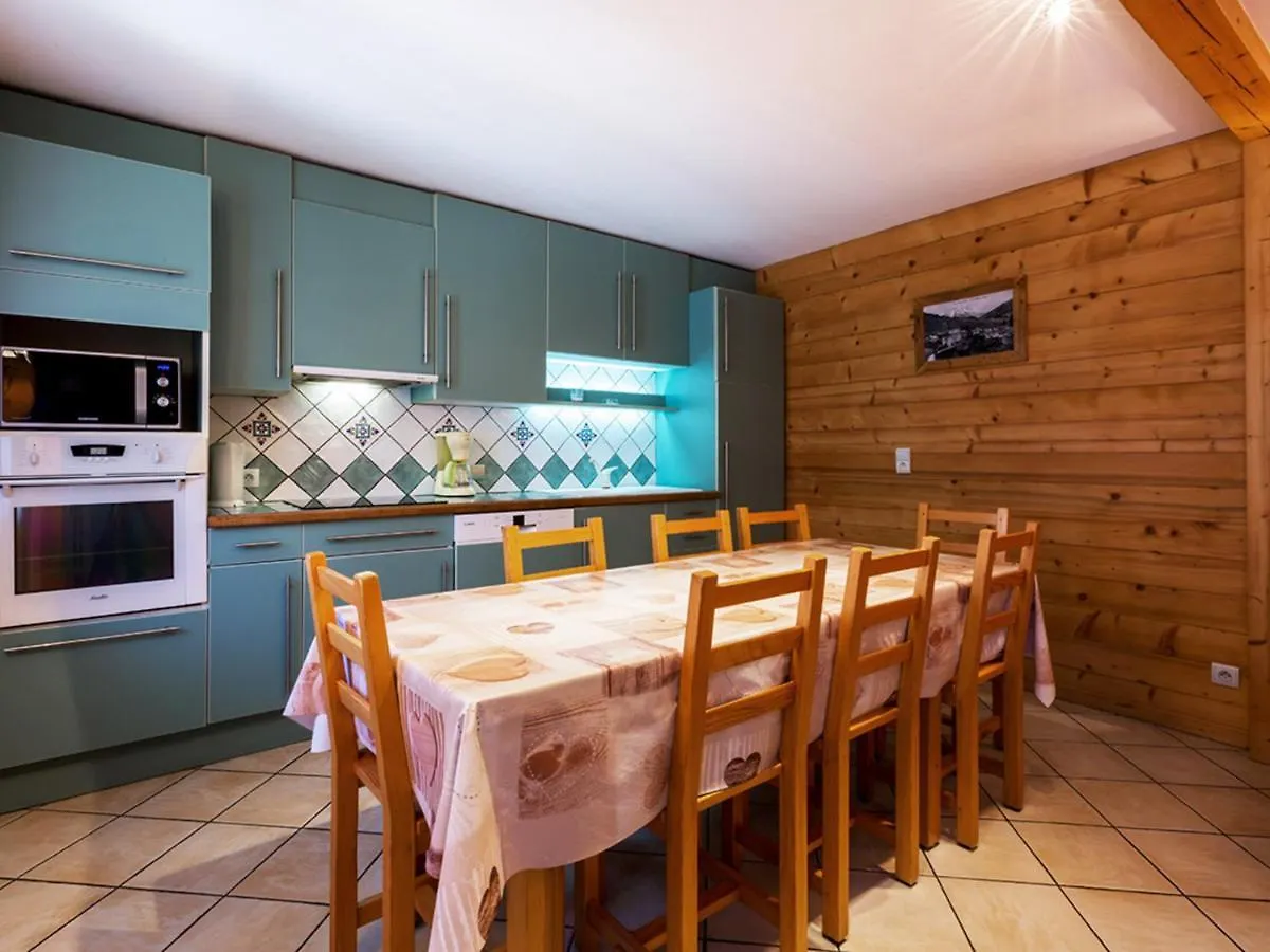 Appartement 3 Chambres Au Centre De La Clusaz, A 100M Des Pistes, Proche Cours De Ski. Wifi Inclus - Fr-1-437-4 contacts